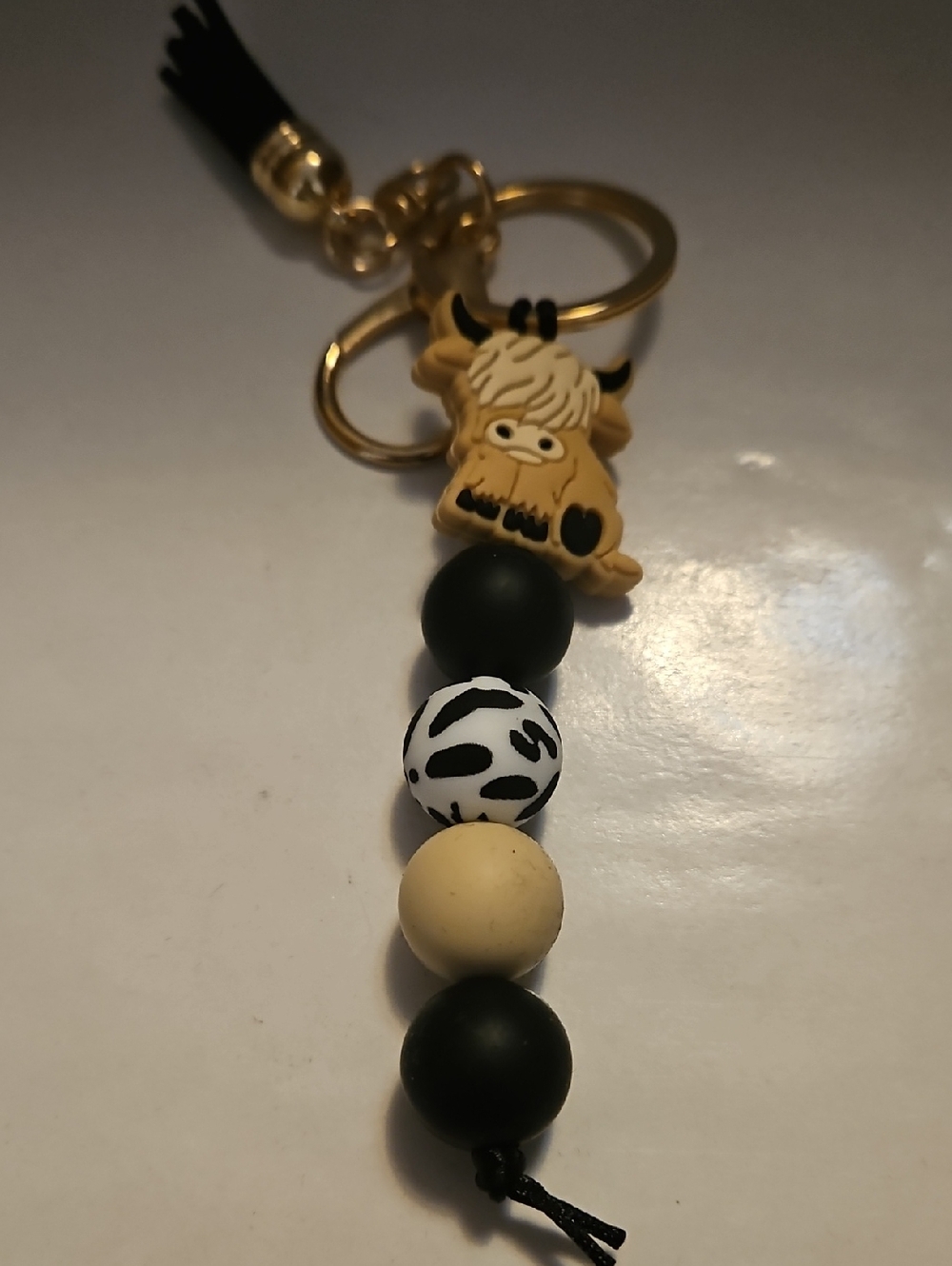Cute Highland Cow Beaded Keychain - Black & Cream